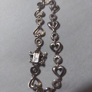 Elegant Heart Link Bracelet
